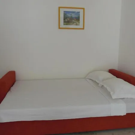 Apartmán Amazing Studio In Les Pins With A Large Terrasse & Seaview Parking